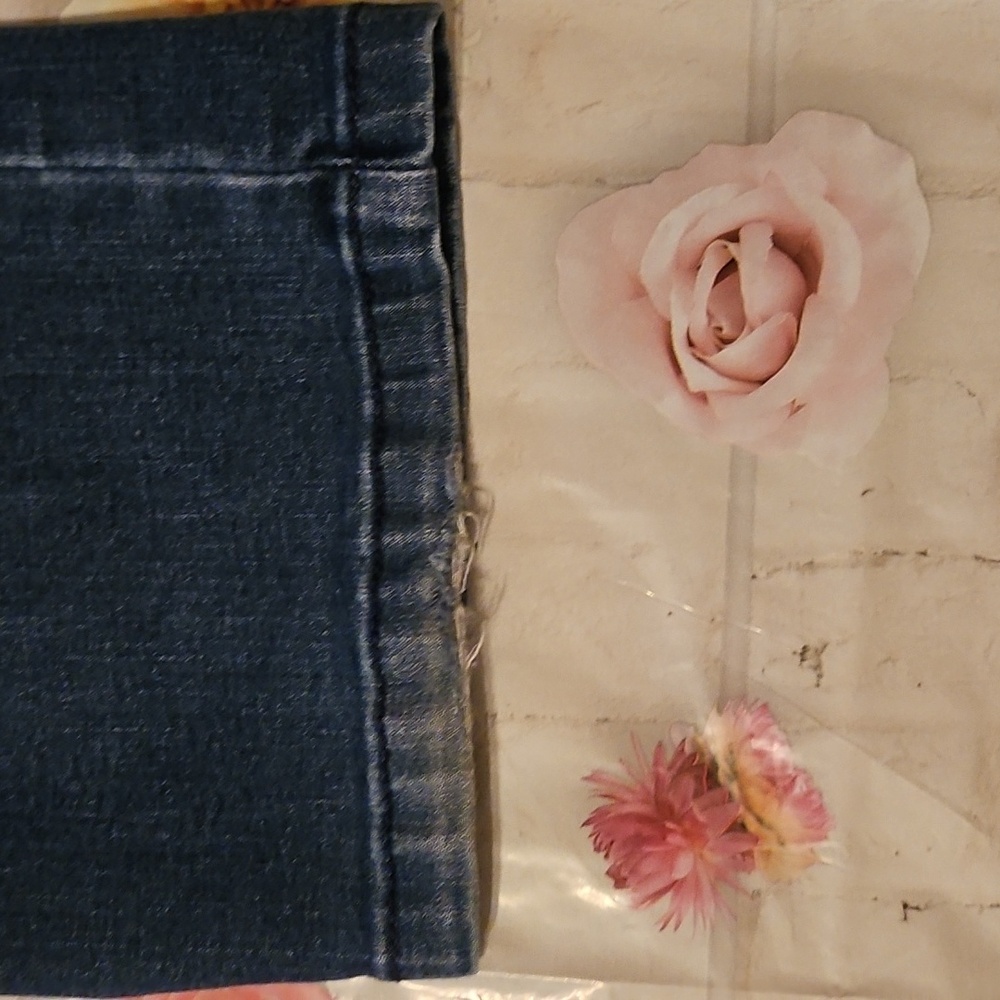 Relativity Straight Leg Jeans - Picture 10 of 10